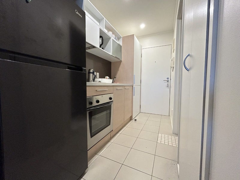 4H/16 Burton Street, Grafton, Auckland - Carousel 2