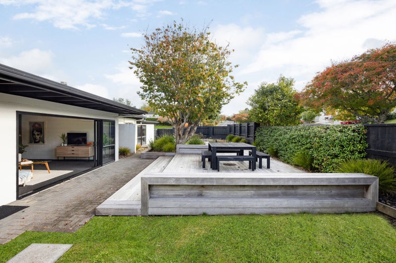 13 Sunnyhills Avenue, Glenview, Hamilton - Carousel 1