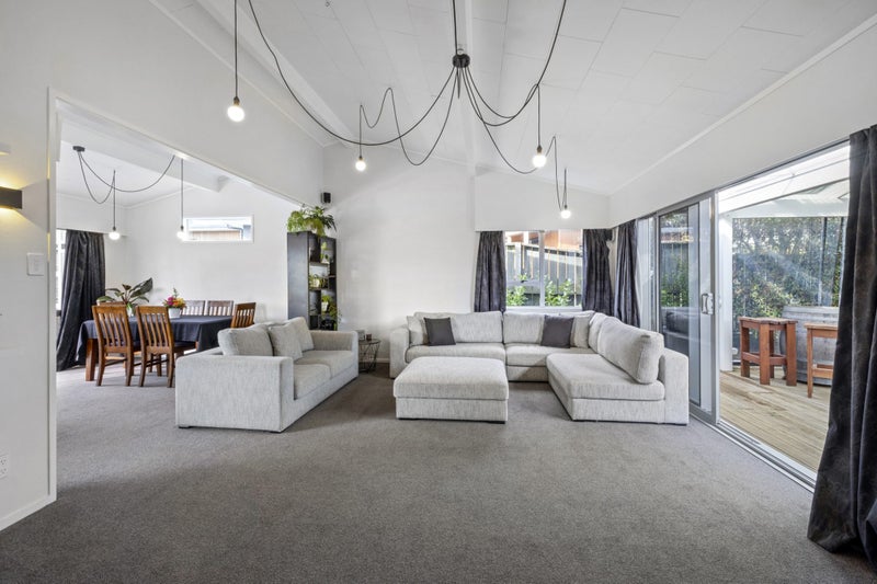 5A Wesley Avenue, Frankleigh Park, New Plymouth - Carousel 2
