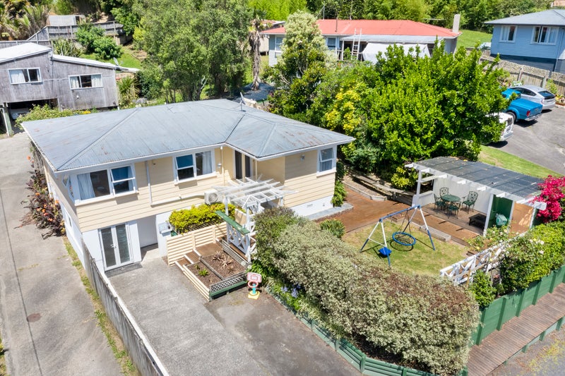 1/71 Eskdale Road, Birkdale, Auckland - Carousel 1