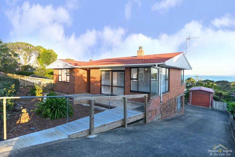 3 Gill Crescent, Blockhouse Bay, Auckland - Carousel 1