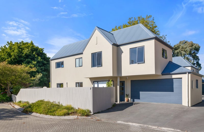 7 Parade Court, Addington, Christchurch - Carousel 1