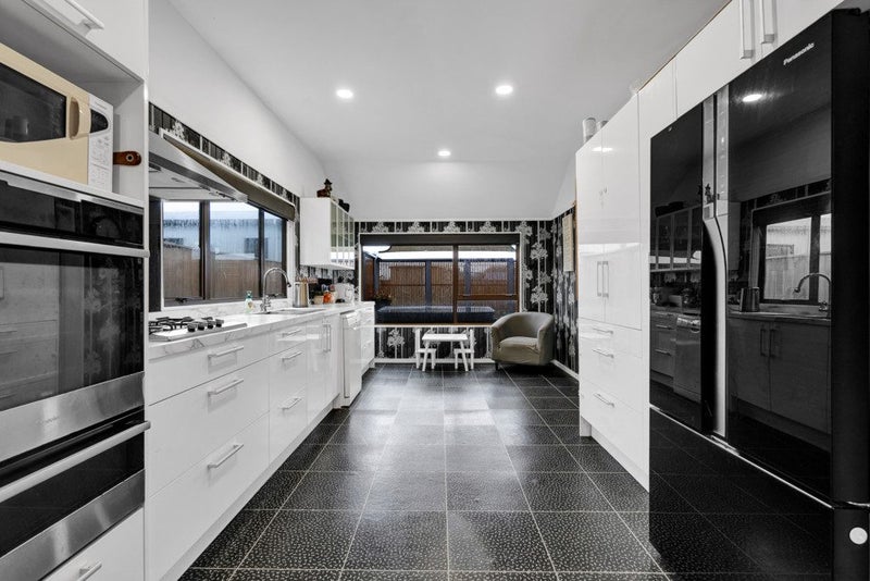5 Antonia Place, Bell Block, New Plymouth - Carousel 2