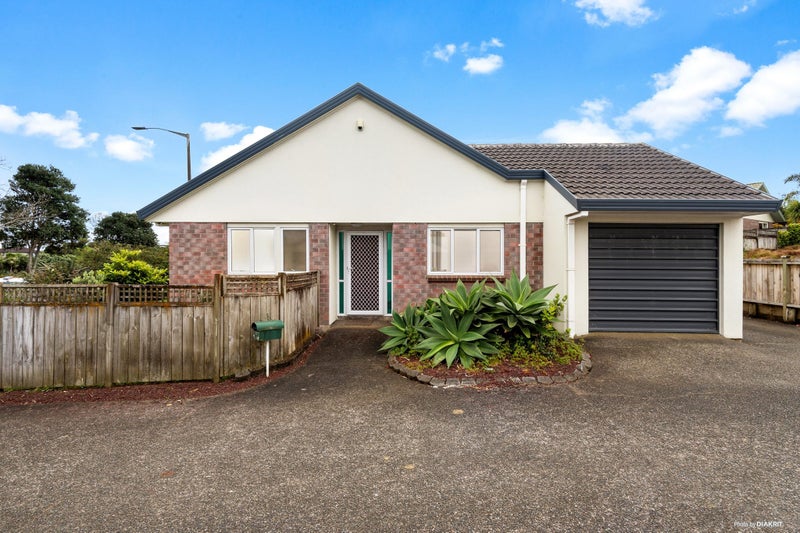 41 Central Park Drive, Te Atatu South, Auckland - Carousel 1