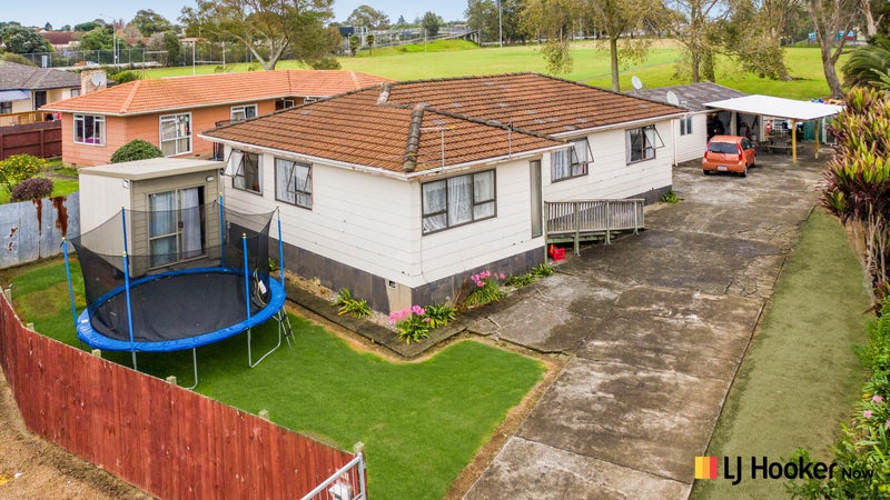 9 Tacon Place, Mangere, Auckland - Carousel 1