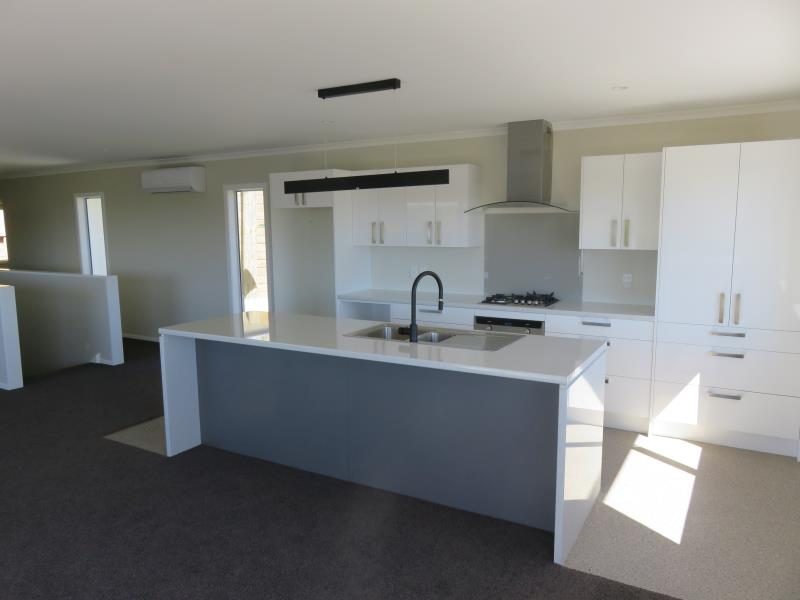 18 Carluke Street, Paparangi, Wellington - Carousel 2