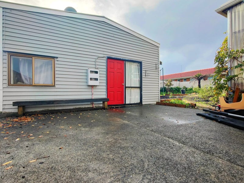 10 Reagan Road, Manukau, Auckland - Carousel 13