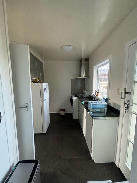 2/53 Simkin Avenue, Saint Johns, Auckland - Carousel 2