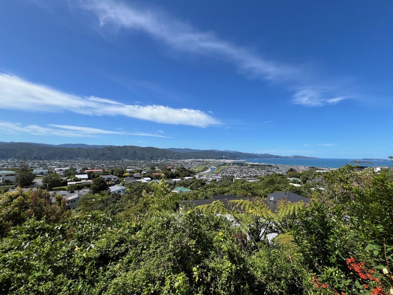 13 Eastview Grove, Normandale, Lower Hutt - Carousel 2