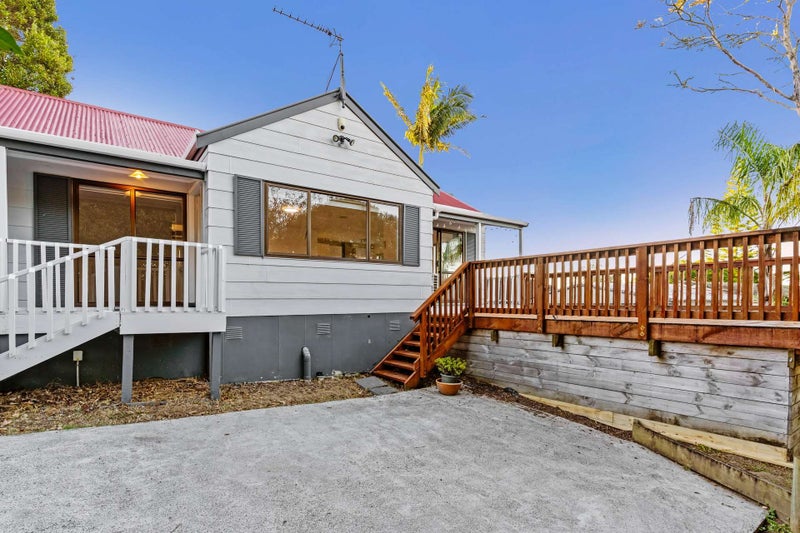 65 Reynella Drive, Massey, Auckland - Carousel 2