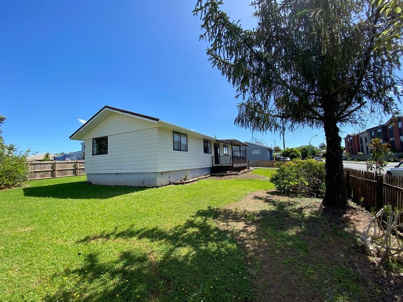 6 Yee Place, Mount Wellington, Auckland - Carousel 2