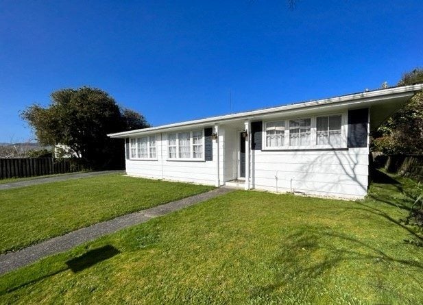 99 Tirohanga Road, Tirohanga, Lower Hutt - Carousel 19