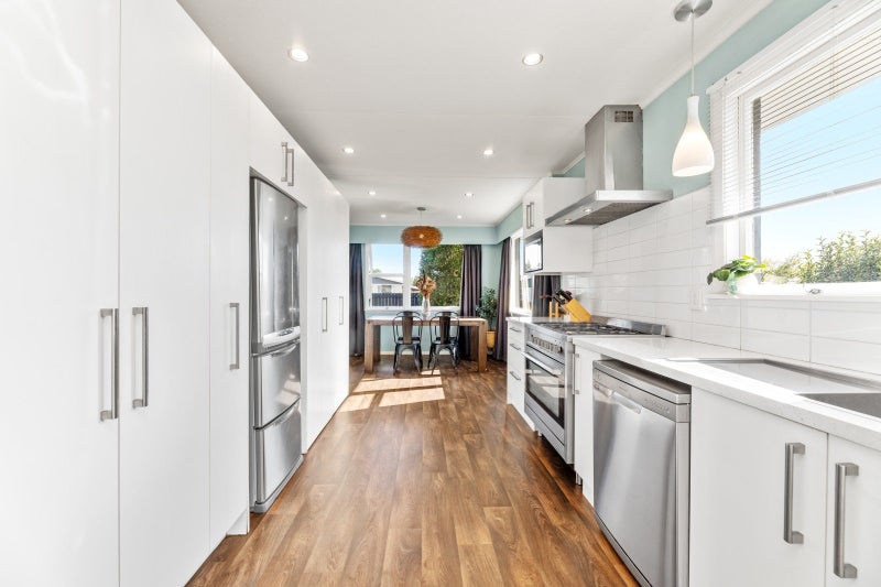 6 Newbourne Crescent, Redwoodtown, Blenheim - Carousel 2