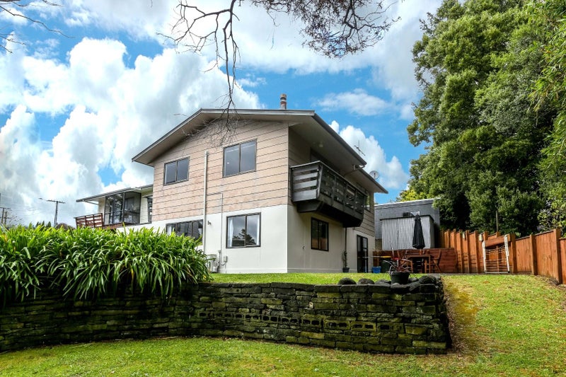 12A Ranfurly Street, Frankleigh Park, New Plymouth - Carousel 1
