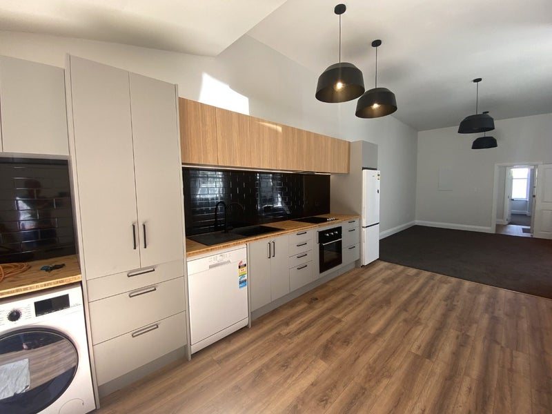 23 Elizabeth Street, Mount Victoria, Wellington - Carousel 2