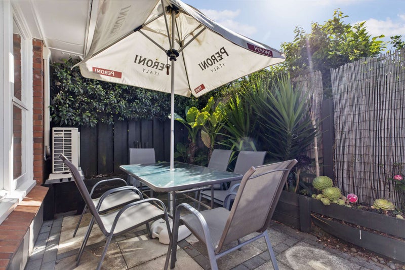 4/0 Liverpool Street, Royal Oak, Auckland - Carousel 1