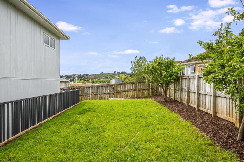 33 Miranda Street, Cannons Creek, Porirua - Carousel 21