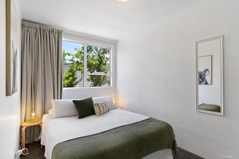 16B Wolseley Street, Morningside, Auckland - Carousel 2