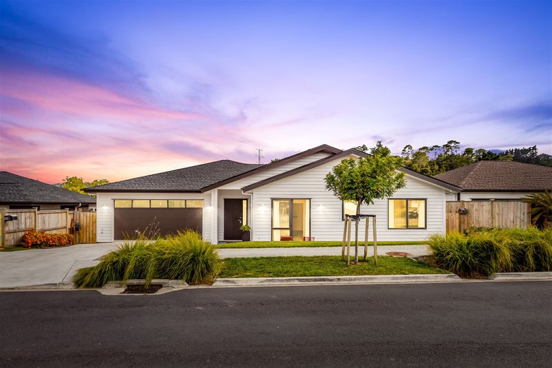 34 Jeroboam Loop, Kumeū - Carousel 1