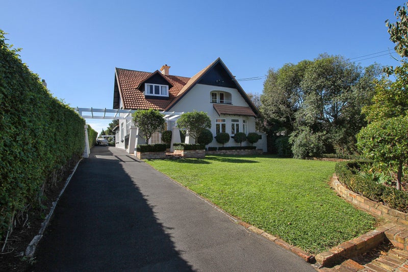 76 Ladies Mile, Remuera, Auckland - Carousel 1