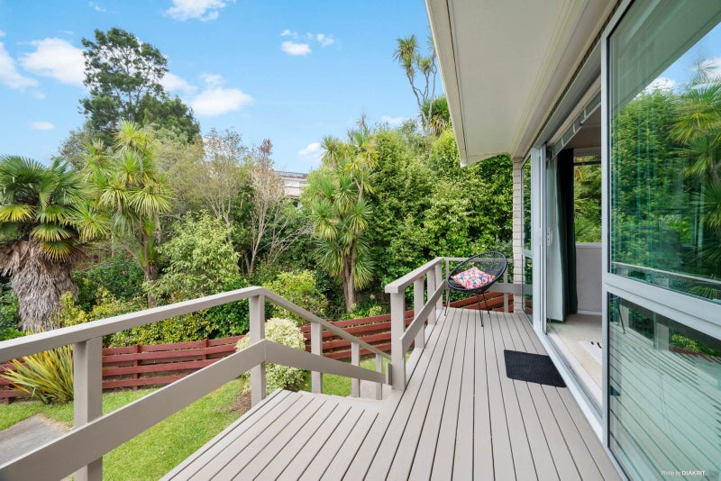 2/62 Mayfair Crescent, Mairangi Bay, Auckland - Carousel 2