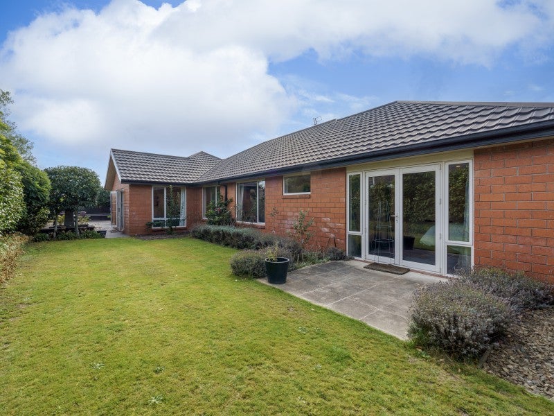 10 Wild Dunes Place, Shirley, Christchurch - Carousel 1