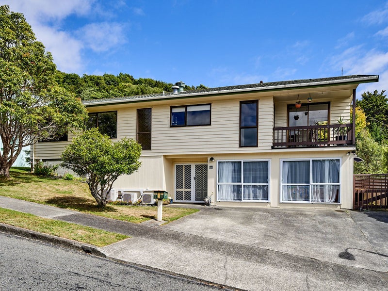 16 Brasenose Place, Tawa, Wellington - Carousel 1