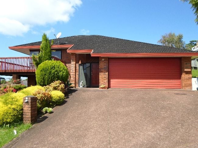 38 Crestview Place, Browns Bay, Auckland - Carousel 1
