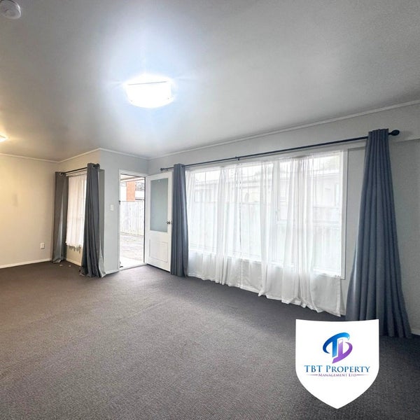 2/13 Lochinver Road, Papatoetoe, Auckland - Carousel 2