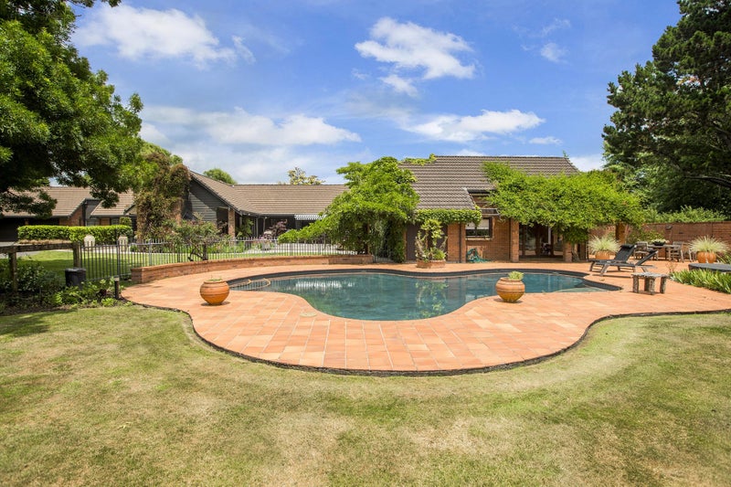 296 Jesmond Road, Drury - Carousel 1