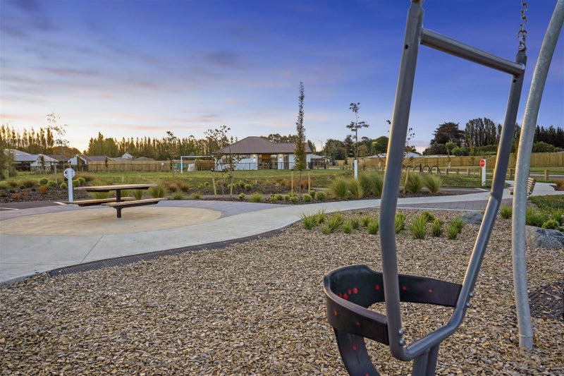 8 Millhaven Place, Casebrook, Christchurch - Carousel 17