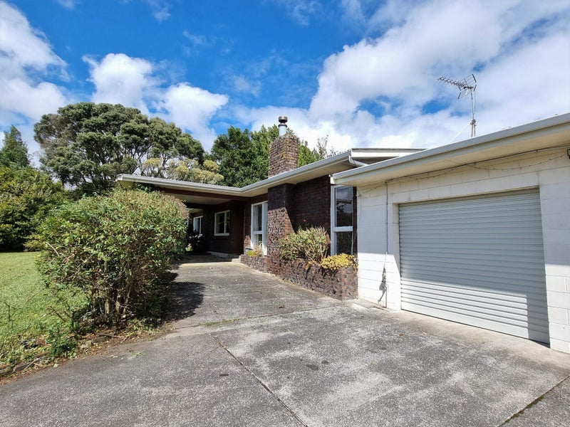 63 Candia Road, Henderson Valley, Auckland - Carousel 1