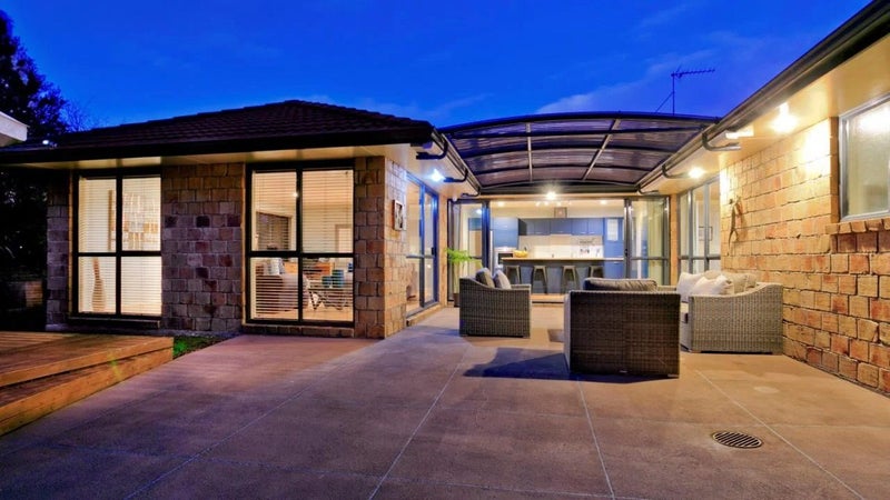 5B Olwyn Place, Greenhithe, Auckland - Carousel 2