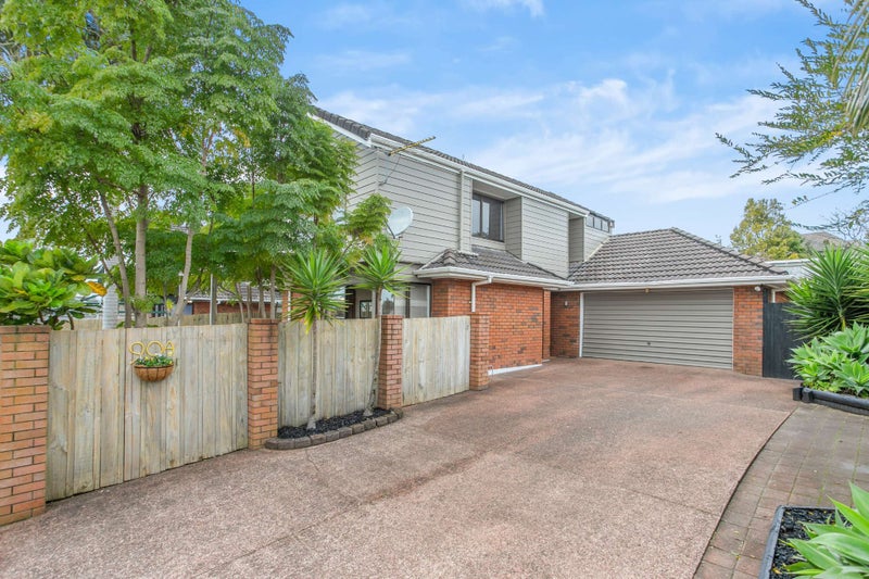 90A Simmental Crescent, Somerville, Manukau - Carousel 2