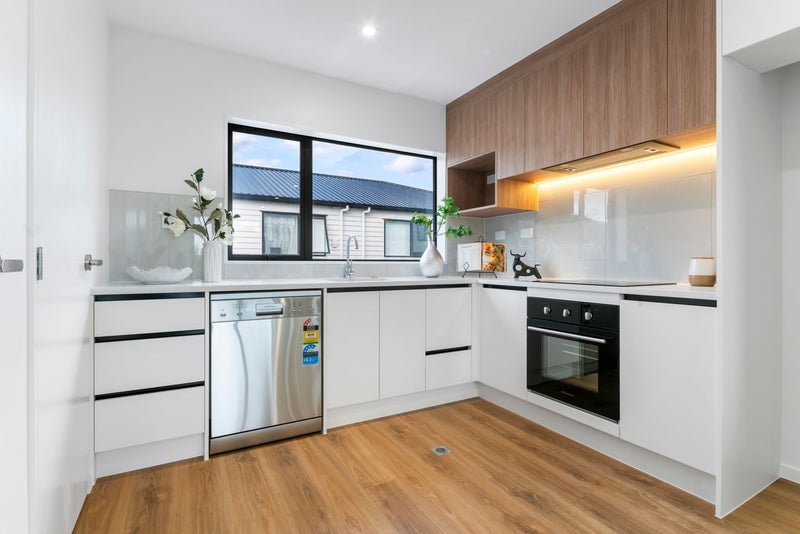 2 Hyde Street, Manurewa East, Auckland - Carousel 2