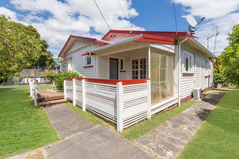3 Carlton Avenue, Gonville, Whanganui - Carousel 2