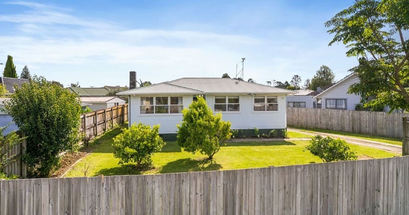 4 Antrim Crescent, Otara, Auckland - Carousel 1