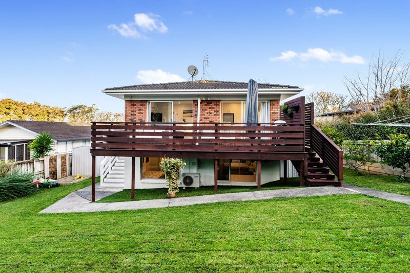 2/18 Lush Avenue, St Johns, Auckland - Carousel 1