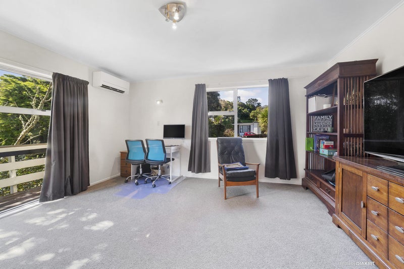 2A Radnall Way, Johnsonville, Wellington - Carousel 2