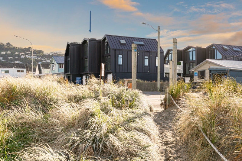 8B Lyall Pde, Lyall Bay, Wellington - Carousel 27