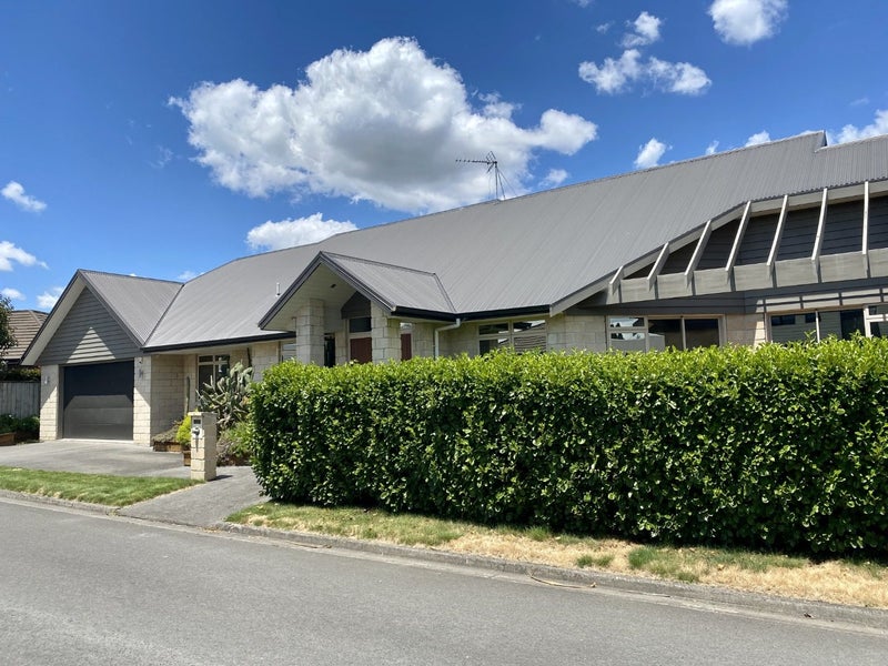 136 Saint James Drive, Huntington, Hamilton - Carousel 16