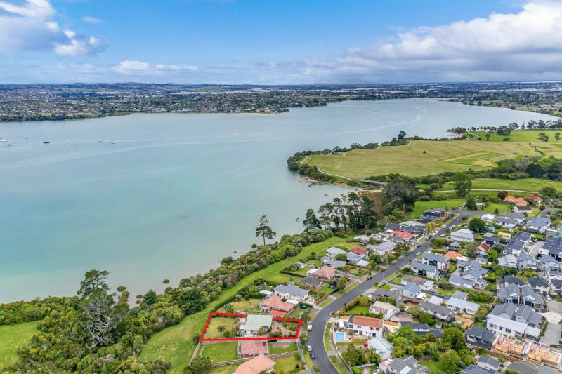 32 Silverton Avenue, Wai o Taiki Bay, Auckland - Carousel 1
