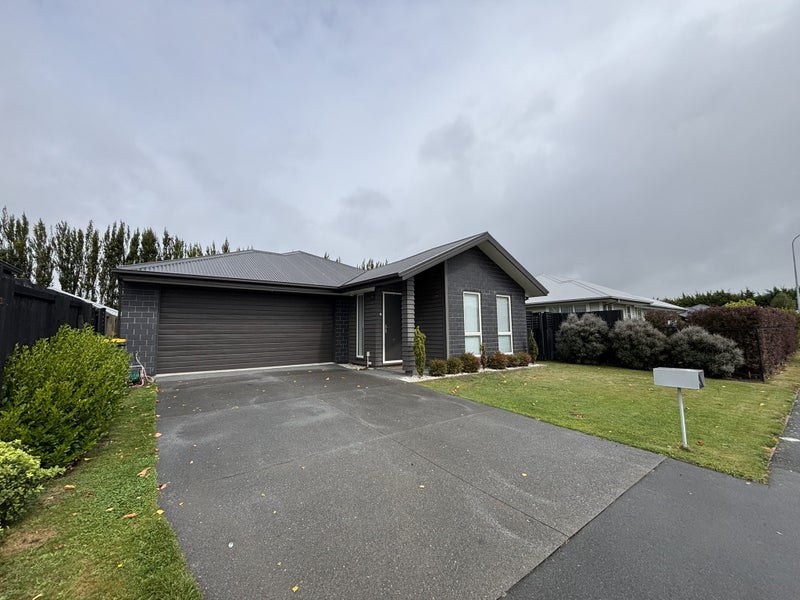 4 McLendon Green, Belfast, Christchurch - Carousel 19