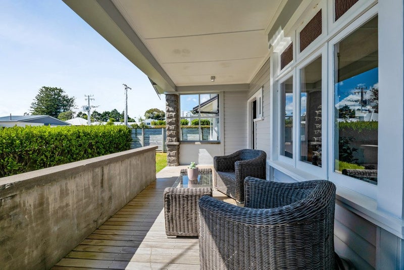 76 Paynters Avenue, Strandon, New Plymouth - Carousel 2