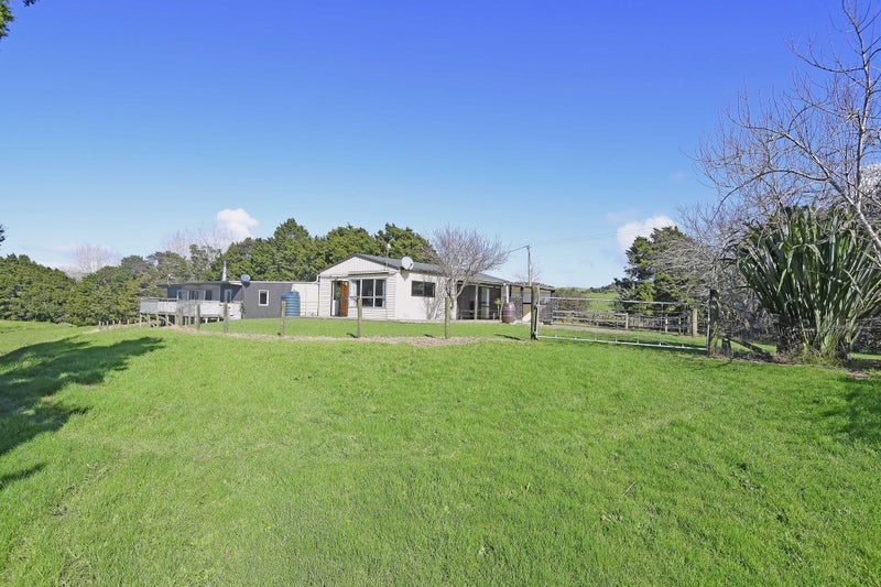 285 Valley Road, Kaiwaka - Carousel 1