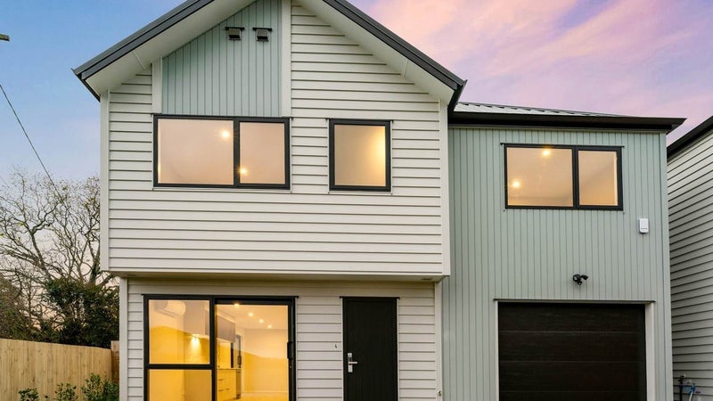 4/33 Buscomb Avenue, Henderson, Auckland - Carousel 1