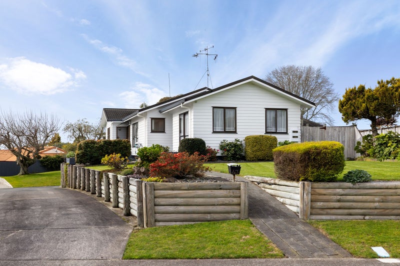 43 Lansdowne Crescent, Glenview, Hamilton - Carousel 2