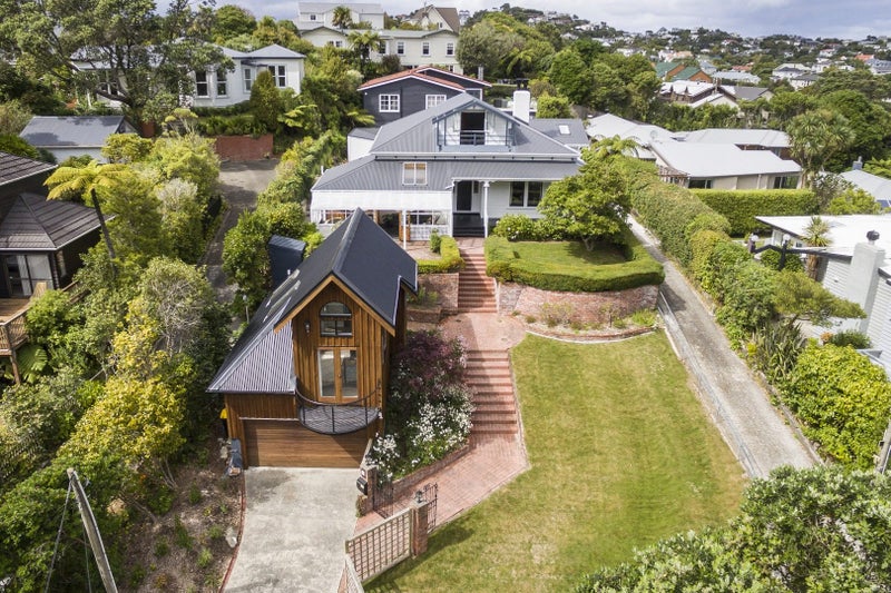 51 Simla Crescent, Khandallah, Wellington - Carousel 1