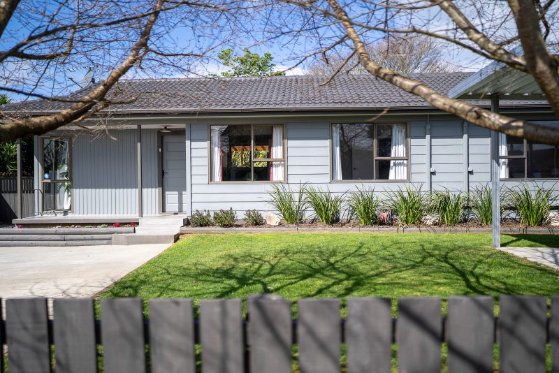 6 Sargeson Place, Leamington, Cambridge - Carousel 1