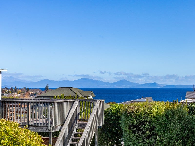 40 Harvey Street, Waipahihi, Taupo - Carousel 1